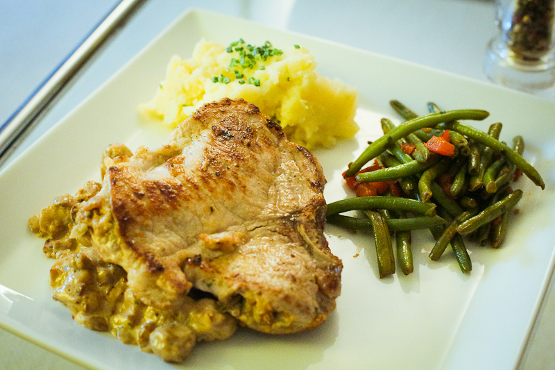 Rezept :: Gefüllte Schweinekoteletts mit Pilzen