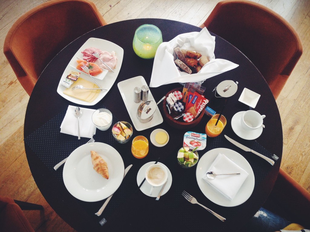 Processed with VSCOcam with f2 preset